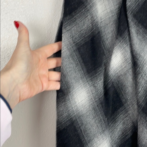 Tulip shape plaid wool skirt with pockets - size 4 - Picture 3 of 5